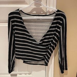 Black V-neck cropped long sleeve